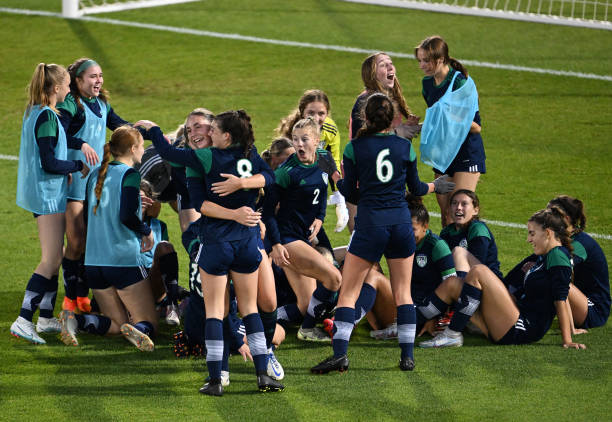 更顯示出他 更顯示出他