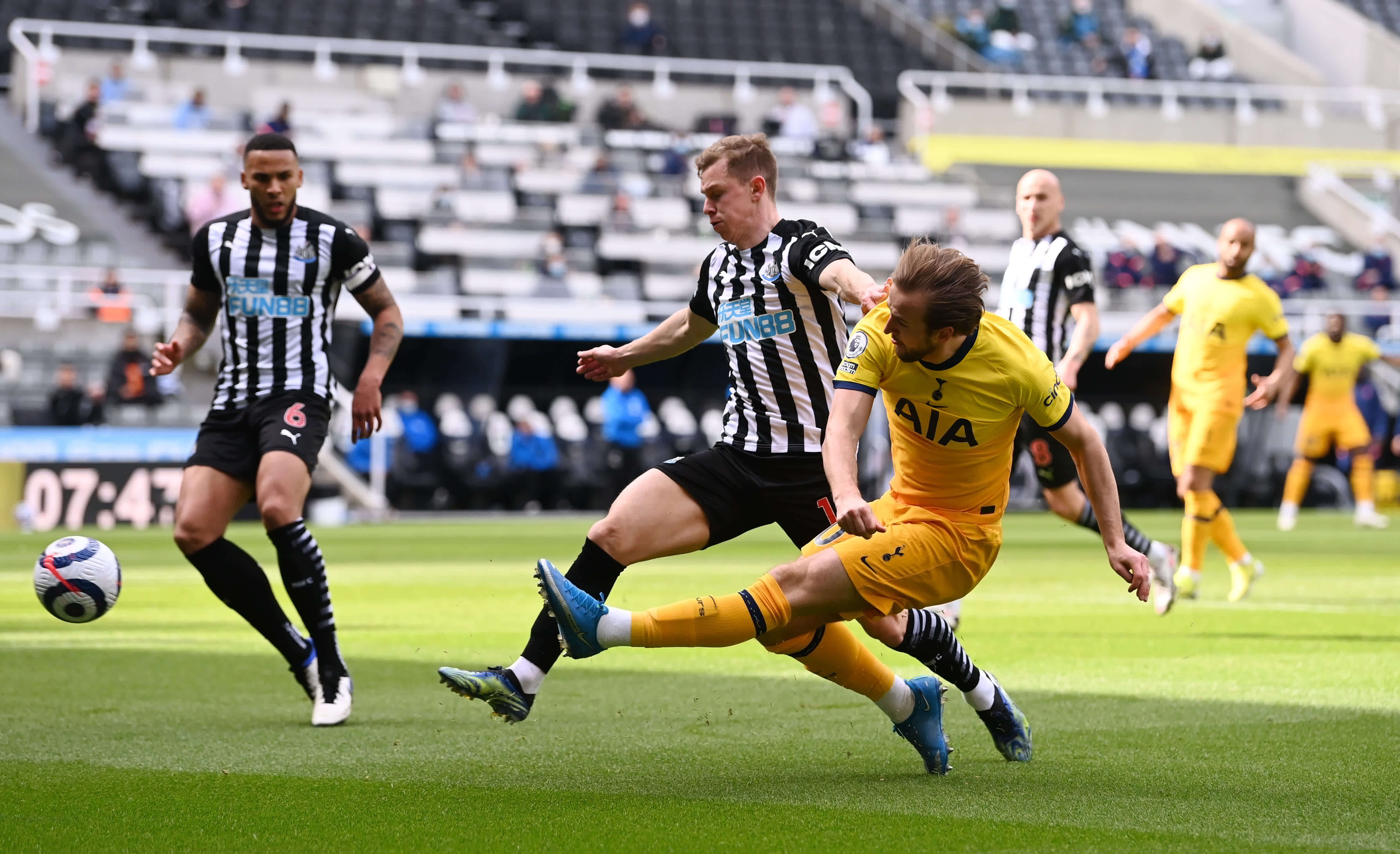 他在关键时 他在关键时