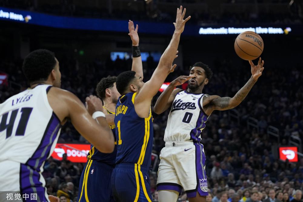 轻网红争相 轻网红争相